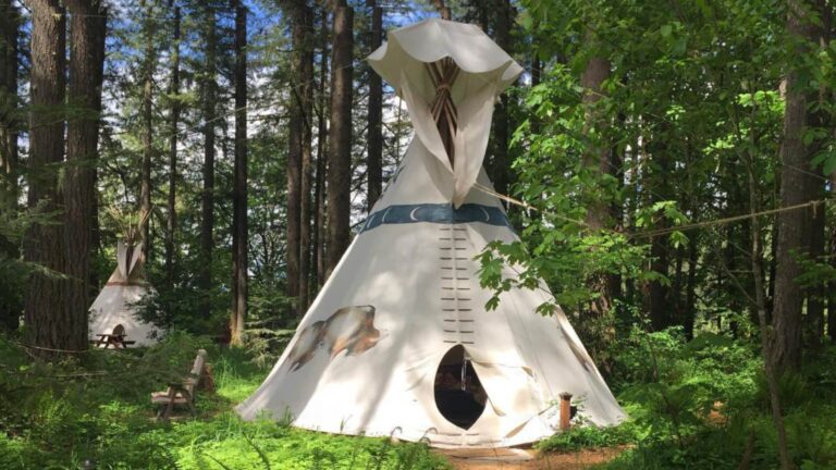 tipi nature yoga retreat near Eugene